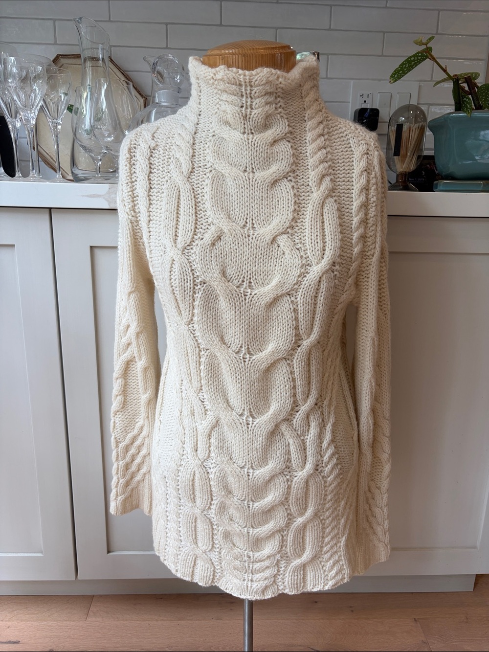Aran Mor Made in Ireland 100% mer. wool Cream Cable-Knit MockTurtleneck Sweater